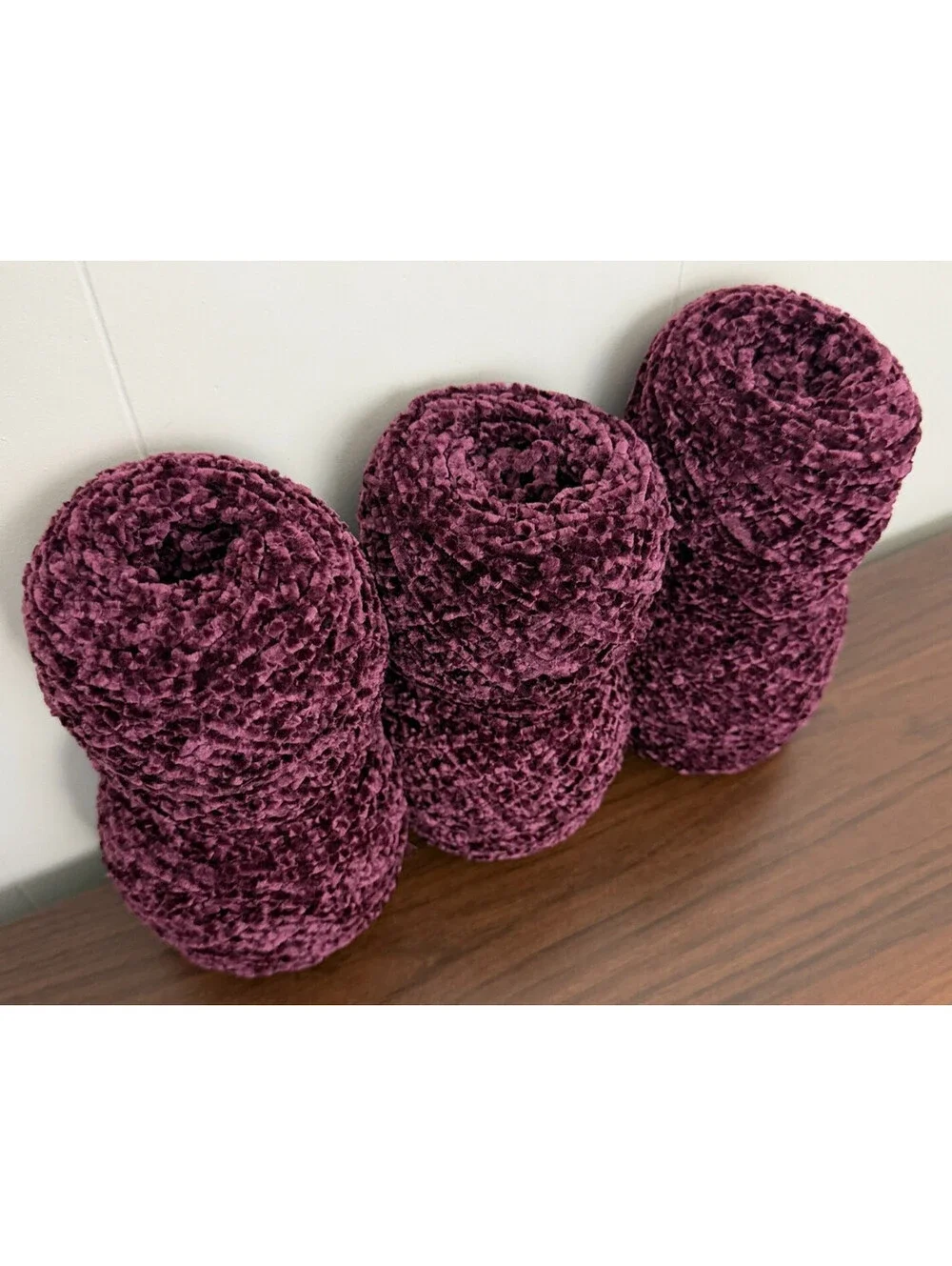 Reclaimed Poly Velvety Chenille Yarn Worsted 812 Yds Burgundy 376g 6 Cakes